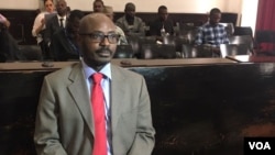 Rafael Marques au tribunal de Luanda le 6 juillet 2018.