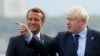 Le président français Emmanuel Macron et le premier ministre britannique Boris Johnson lors d’un sommet du G 7 à Biarritz, en France, le 24 Aout 2019.