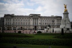 Istana Buckingham, kediaman resmi Ratu Elizabeth II di pusat kota London, 7 Maret 2021.