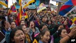 印度达兰萨拉的流亡藏人纪念1959年3月10日拉萨暴动58周年。（2017年3月10日）