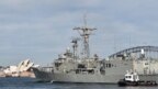 Tư liệu - Chiến hạm HMAS Melbourne neo đậu tại Cảng Sydney vào ngày 6 tháng 3, 2015.