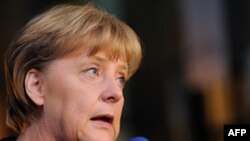 Thủ tướng Ðức Angela Merkel nói thỏa thuận đạt được là một kế hoạch tốt đẹp cho giai đoạn tới, nhưng sẽ còn nhiều giai đoạn mà khối sử dụng đồng euro phải trải qua
