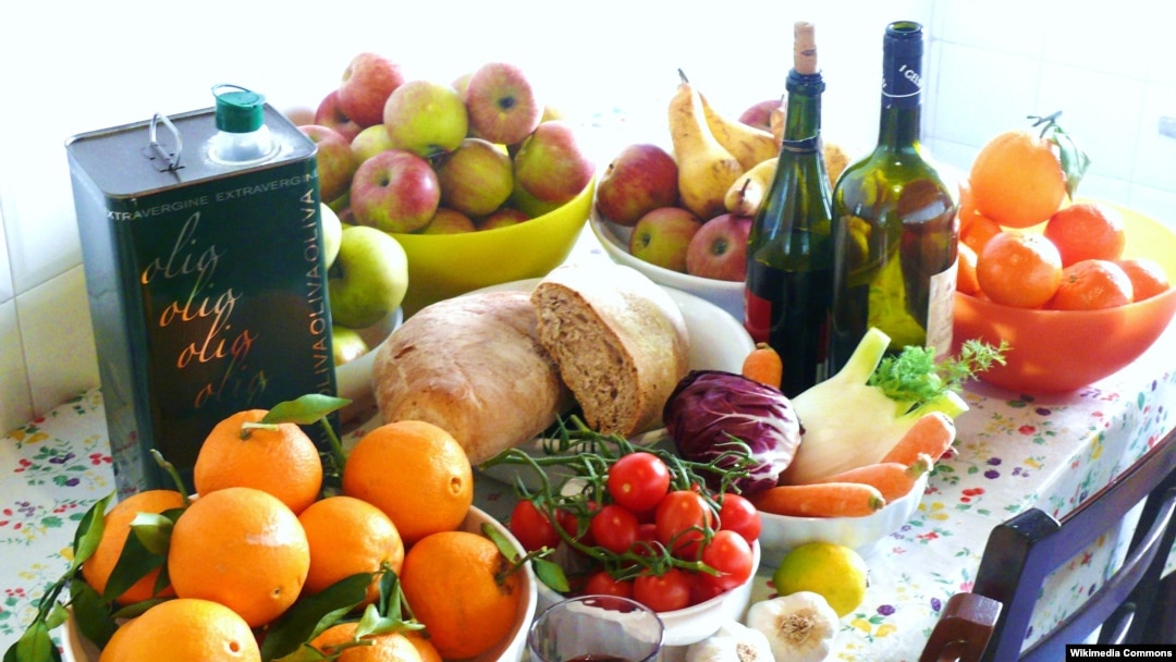 A new study suggests the potassium found in many fruits and vegetables can help lower blood pressure.
