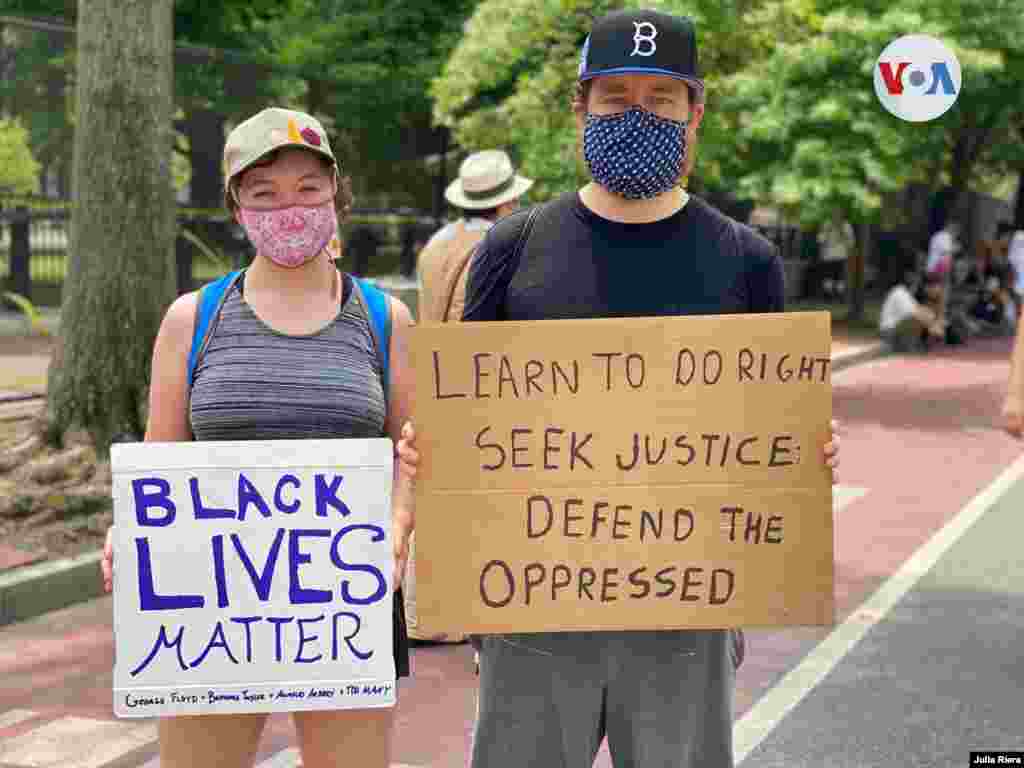 Las vidas negras importan, y aprende a ser justo, busca justicia y defiende al oprimido, dicen los carteles de estos manifestantes en Washington, D.C. el s&#225;bado 6 de junio de 2020.