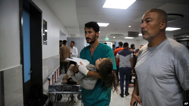Gazze'deki hastanelerde ciddi sıkıntılar yaşanıyor.