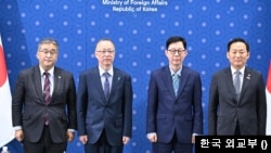 한국과 일본의 외교·국방 고위 당국자들이 7일 서울에서 안보정책협의회를 열고 한일 및 한미일 안보 협력 강화 방안을 논의했다.