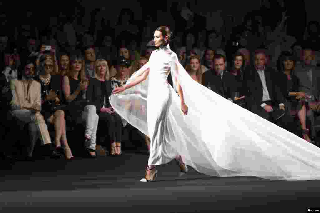 اس فیشن شو میں ملبوسات کے علاوہ ثقافت کو اجاگر کرنے کی کوشش کی گئی۔