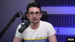 Host of the YouTube channel "Popular Politics", as well as his own YouTube channel Michael Nacke (commonly known as Michael Nacke). Screenshot from the original VOA Russian video interview on October 13, 2026.