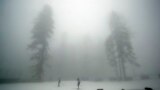 <strong>هر چندمسابقه ۱۵ کیلومتر دوگانه مردان به علت بدی هوا برای دومین بار لغو شد، ورزشکاران در هوای مه آلود به تمرینات خود ادامه می دهند - سوچی، ۱۷ فوریه ۲۰۱۴</strong>