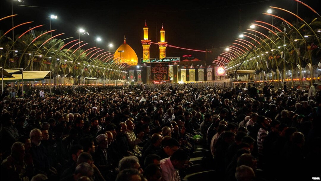 Warga Syiah Irak melakukan perayaan Ashura di Karbala, kota suci kaum Syiah (foto: dok). Warga Syiah Irak sering menjadi sasaran serangan teror bom bunuh diri oleh kelompok radikal Sunni.