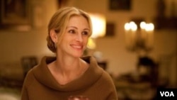 Julia Roberts menjadi pemeran utama dalam film 'Eat Pray Love' yang diputar di bioskop-bioskop Amerika mulai hari Jumat.