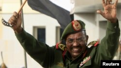 Presiden Sudan Omar al-Bashir memenangkan masa jabatan berikutnya, Senin 27/4 (foto: dok). 