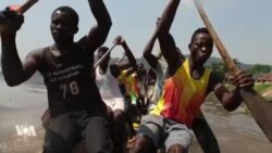 A Bangui, la course de pirogues reprend