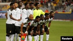 Les joueurs ghanéens posent pour une photographie lors d'un match à Alexandria, Egypte, le 13 novembre 2016.