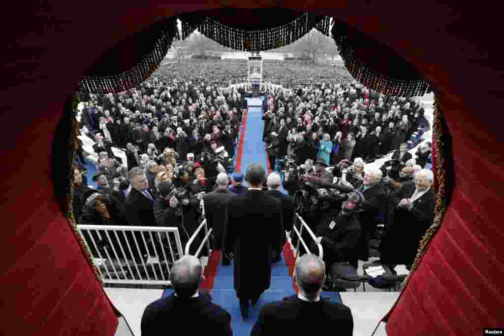 President Barack Obama arrives at his second inauguration at the U.S. Capitol during the 57th Presidential Inauguration in Washington January 21, 2013