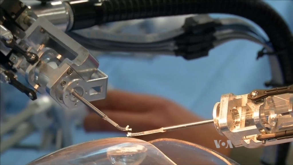 This Robotic Device Is Small Enough to Operate on the Human Eye