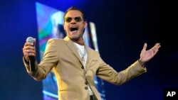 ARCHIVO - Marc Anthony se presenta durante su gira Pa'lla Voy Tour, el 8 de octubre de 2021 en el Allstate Arena en Rosemont, Illinois. 