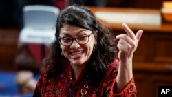 El presidente Donald Trump señaló que la representante demócrata, Rashida Tlaib, deshonró a ella misma y a su familia con su comentario. 