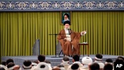 Le Guide suprême de l'Iran, l'Ayatollah Ali Khamenei, lors d'un événement à Téhéran, samedi 26 novembre 2022. 