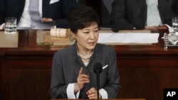 Presiden Korsel, Park Geun-hye berpidato di hadapan Kongres AS dalam lanjutan lawatannya di Washington, Rabu (8/5). 