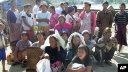 ကေအိုင်အိုထိန်းချုပ်နယ်မြေ လိုင်ဇာမြို့ က စစ်ပြေးဒုက္ခသည်များ (ဒီဇင်ဘာ ၃၁၊ ၂၀၁၂)