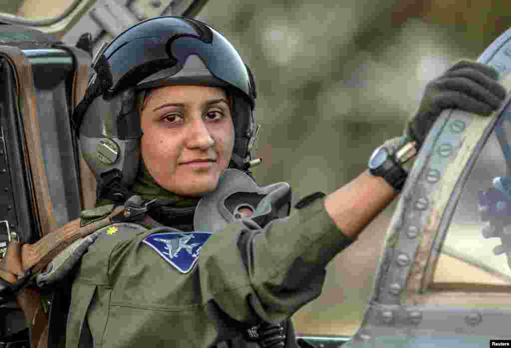 26 سالہ عائشہ کا تعلق جنوبی پنجاب کے تاریخی شہر بہاولپور سے ہے۔ 