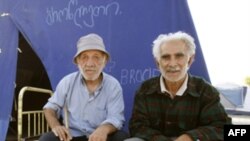 დევნილები გამოსახლებას აპროტესტებენ