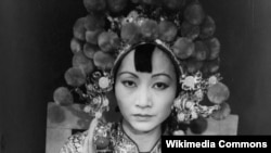 Anna May Wong sebagai Turandot, 1937.