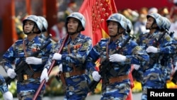 Vojna parada u Ho-Ši-Min gradu povodom obeležavanja 40.godišnjice pobede u Vijetnamskom ratu