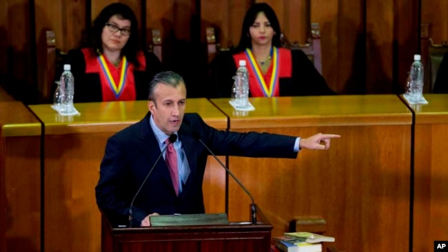 El vicepresidente Tareck El Aissami leyó un comunicado con seis decisiones.
