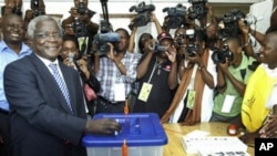 Afonso Dhlakama, líder da Renamo durante as eleições de 2009 (Arquivo)