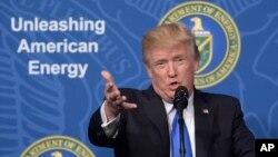 El presidente de EE.UU., Donald Trump, habló en el Departamento de Energía, en Washington, D.C., el jueves, 29 de junio de 2017.