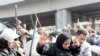 После пятничного намаза в Египте возобновились массовые демонстрации