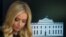 La portavoz de la Casa Blanca, Kayleigh McEnany, se dirige a los periodistas durante la rueda de prensa celebrada este 8 de julio de 2020.