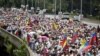 베네수엘라, 대통령 소환투표 연기 반대 대규모 거리시위 