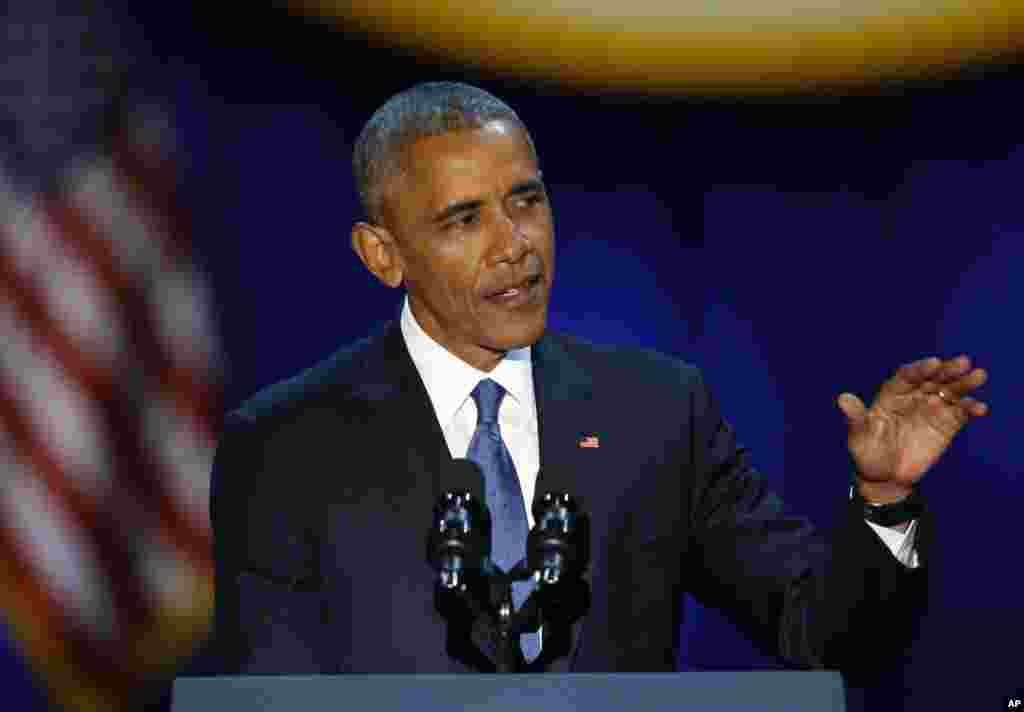 Presiden AS Barack Obama menyampaikan pidato perpisahan di McCormick Place di Chicago (10/1). (AP/Charles Rex Arbogast)