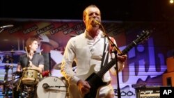 Jesse Hughes of Eagles of Death Metal performs at the premiere of the documentary "All Things Must Pass," in Los Angeles, California, Oct. 15, 2015. The band has returned safely from Paris after the terrorist attacks of Nov. 13, 2015.