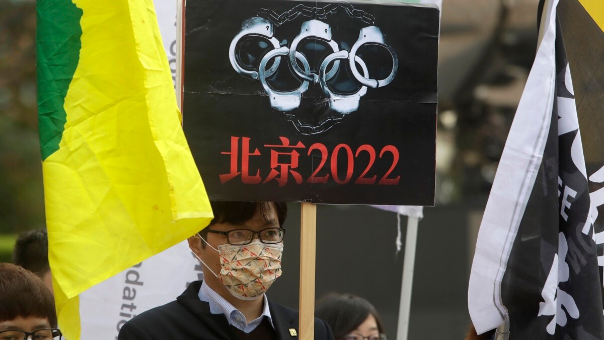 他们对运动员说：不作声等于默认让世界按中共的规矩办