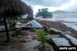 Banjir bandang di Lembata, Flores Timur, puluhan orang hilang, lebih dari 70 orang tewas, 5 April 2021. (Foto: dok).