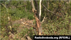 Наслідки танкового обстрілу з боку бойовиків