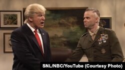 周六夜现场（SNL）节目上主持人揶揄川普