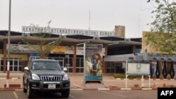 L'entrée de l'aéroport international Diori Hamani de Niamey, au Niger, le 24 février 2016.