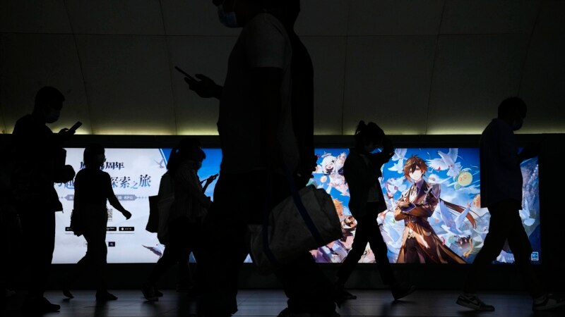 Chinese Parents Praise Rule Limiting Video Game Time