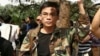 Thanh niên mặc quân phục Việt Nam Cộng hòa ra tù