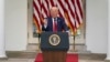 Predsednik Donald Tramp na brifingu u Beloj kući, 26. maj 2020. (Foto: AP/Evan Vucci)