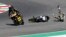 Vozač Adrian Fernandez, desno, srušio se tokom Moto GP šampionata, Velikoj nagradi Italije, koju je obeležila tragična smrt Džejsona Dupaskjea. 30. maj, 2021. ( Foto: Antonio Kalani / AP )