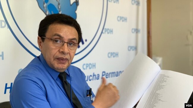Julio Montenegro, abogado de la Comisión Permanente de DDHH lleva el caso de un buen grupo de detenidos.