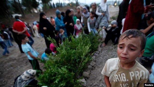 El alto comisionado para Derechos Humanos de la ONU asegura que la comunidad intrernacional debe hacer más con la crisis que se vive en Siria.