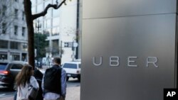La categoría económica UberX, por ahora solo en Chicago podrán adquirir un automóvil eléctrico para ofrecer sus servicios de taxi.