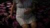 Nancy Pedroza, 27 tahun, yang sedang hamil di rumah orang tuanya di Forth Worth Texas, di tengah pandemi virus corona, 5 April 2020. (Foto: Reuters)
